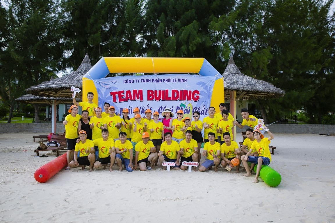 Team building công ty Lê Vinh tại Mũi Né