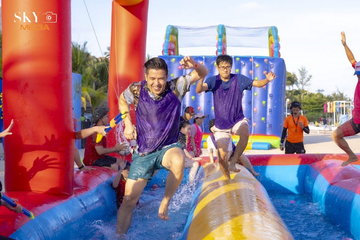 Chup anh team building Phan Thiet