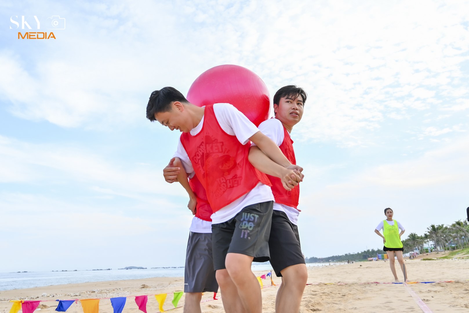 Chơi teambuilding