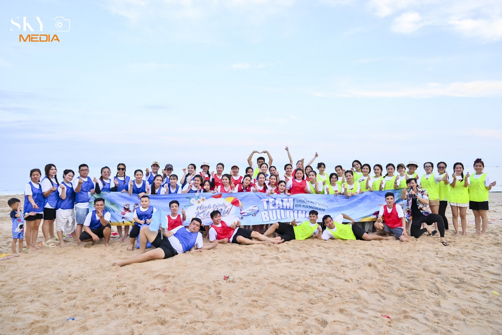 Chụp hình teambuilding Phan Thiết